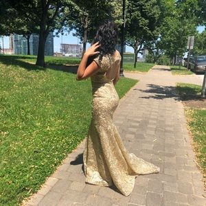 Meet your Posher, Leyla